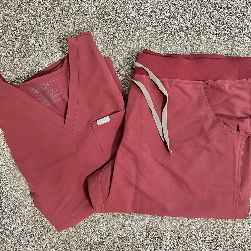 Figs scrub set in XXL Dark Cherry